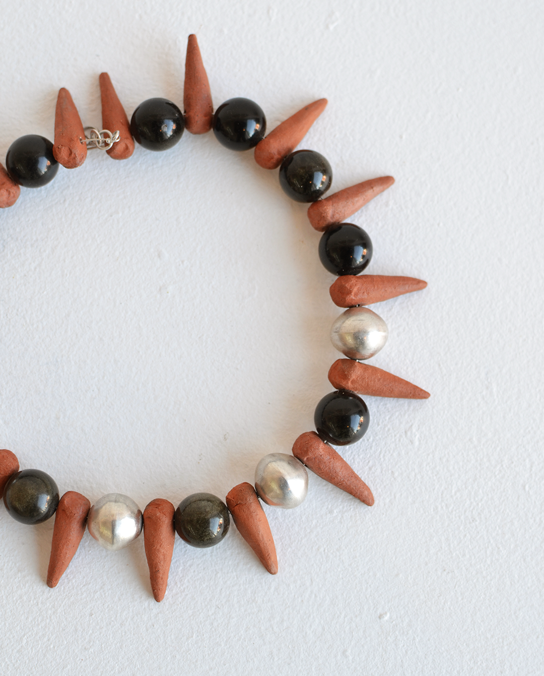 Daniela Plascencia x Malvarossa Collar Colmillo Negro