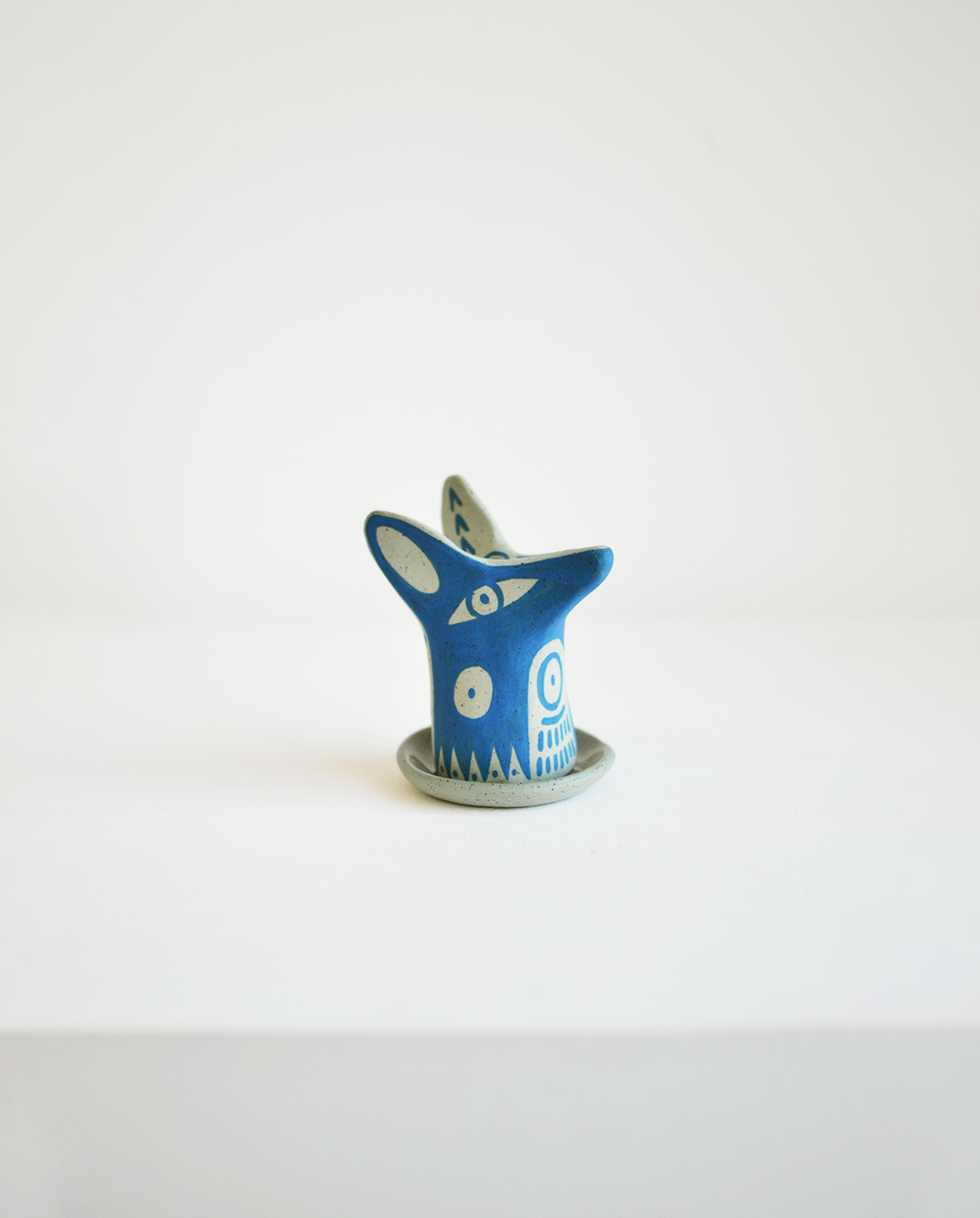 Perro y Arena Incensario - Fauna Azul Coyote