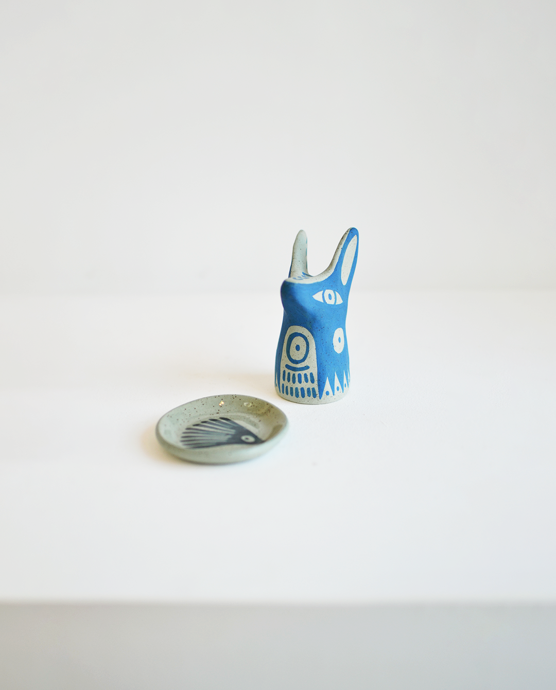 Perro y Arena Incensario - Fauna Azul Coyote