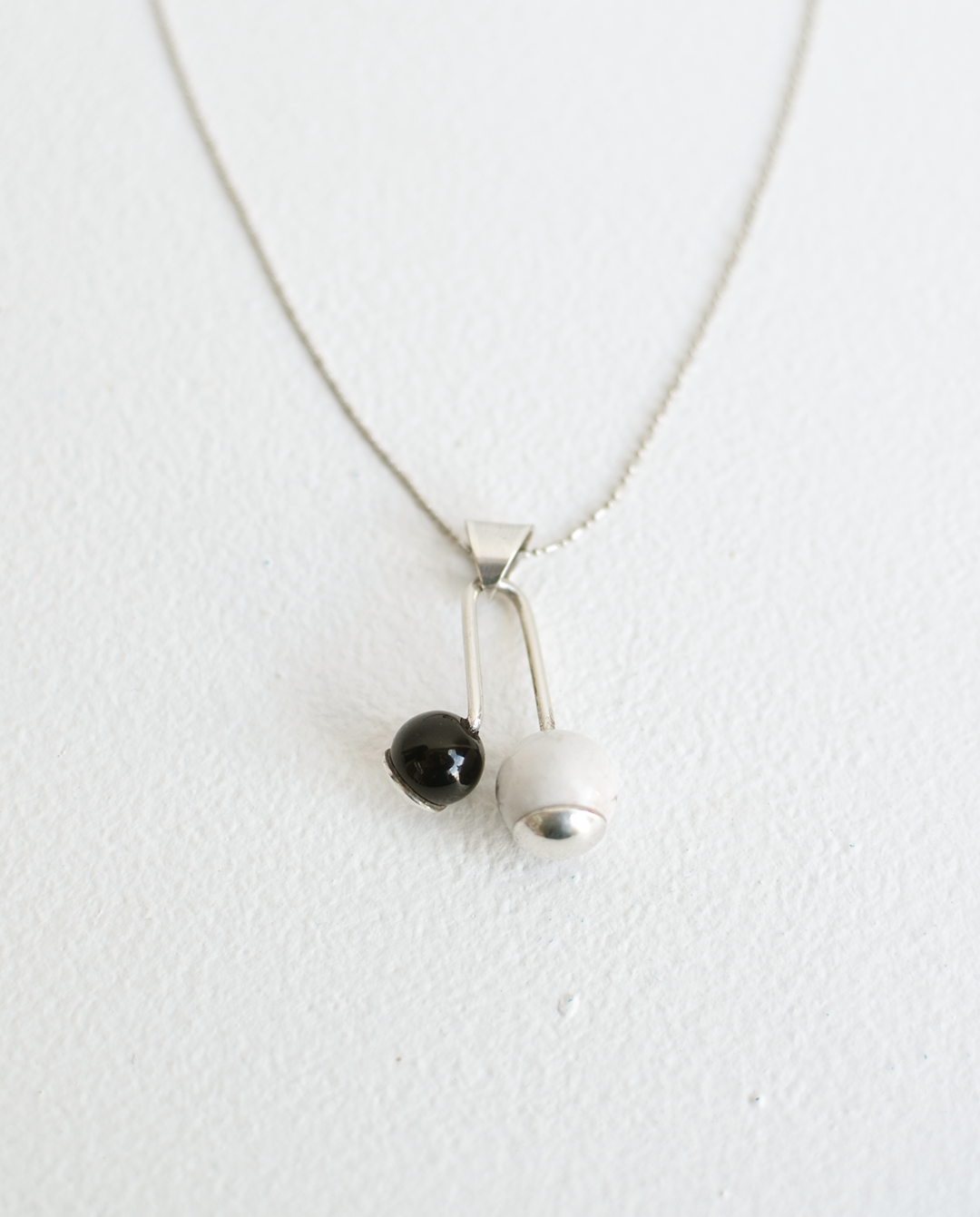 Spica Necklace Howite/Onyx