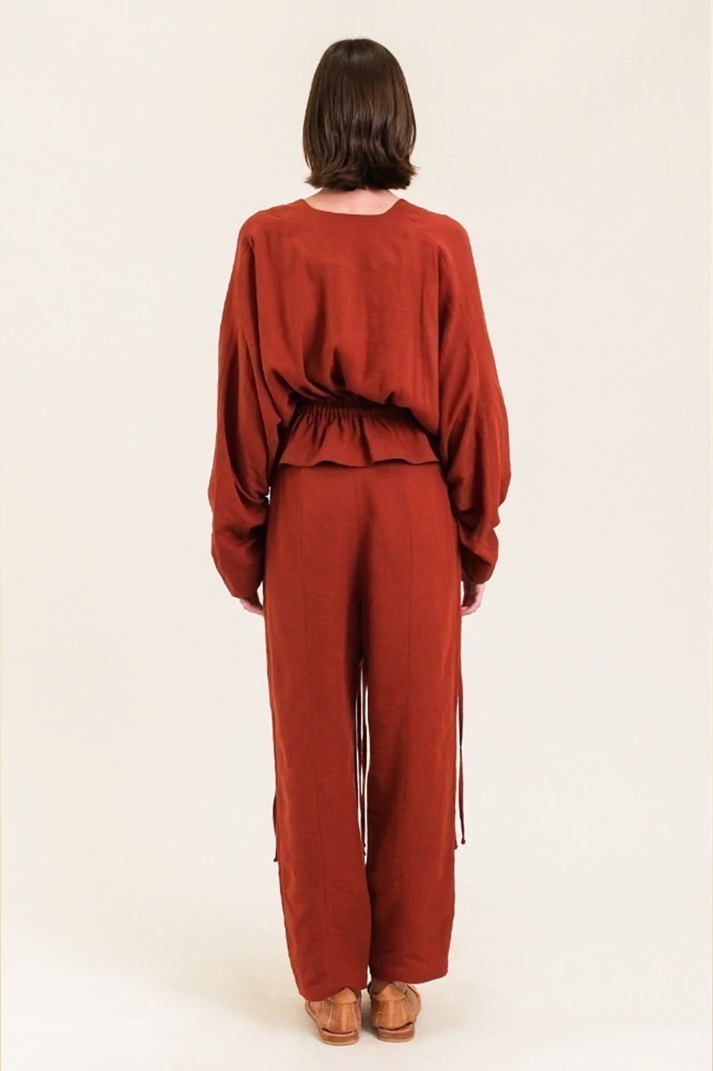 YAKAMPOT PANTALÓN ROSAS LADRILLO