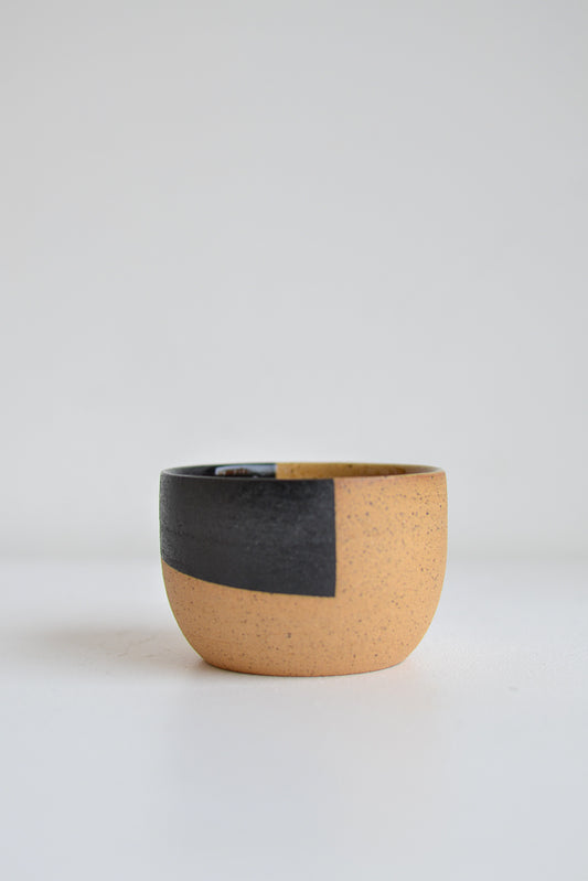 Lodazal Vaso con polígono negro