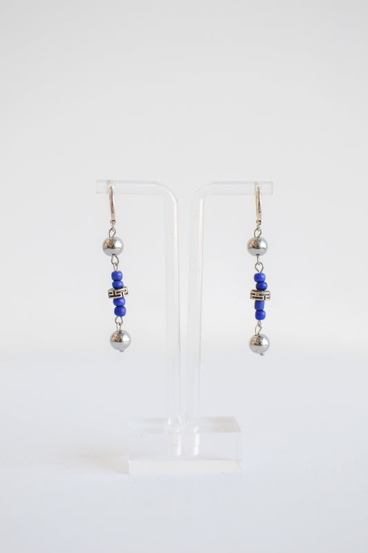 Sacred Scraps Aretes azul rey