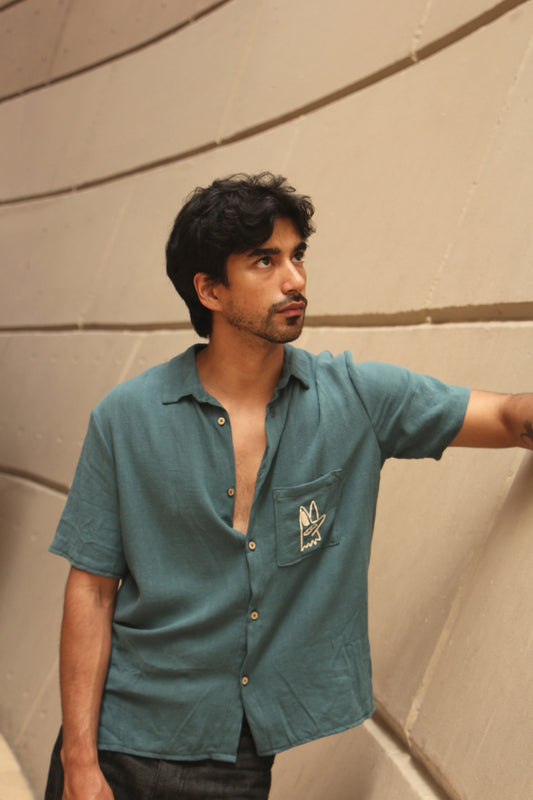 Perro y arena + Isa Guadalupe Camisa Coyote manga corta