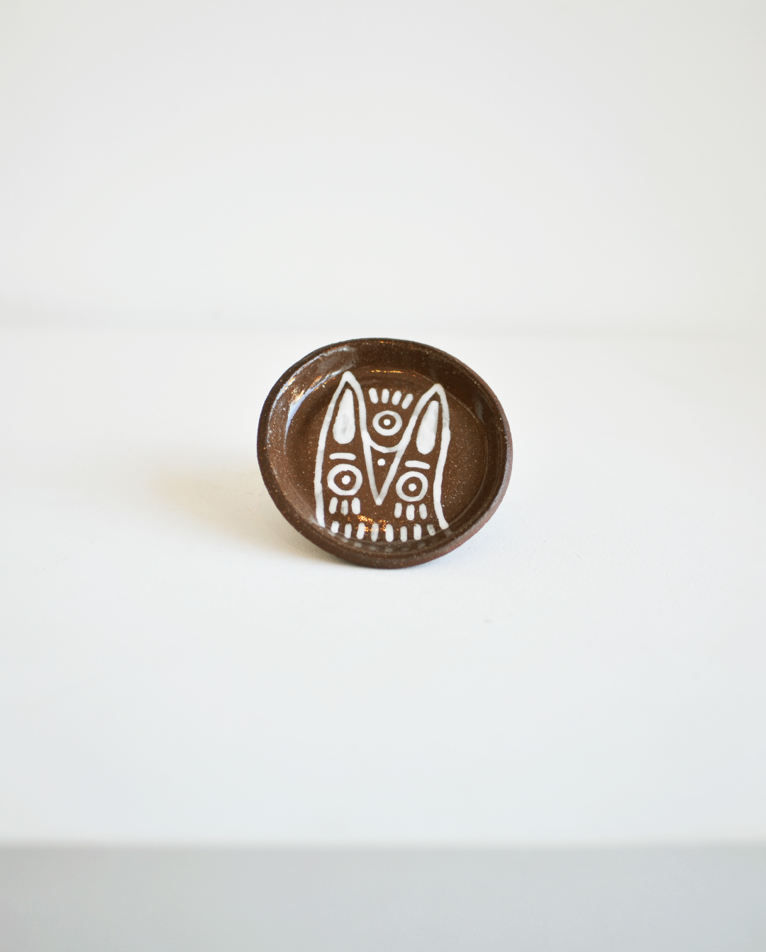 Perro y Arena Plato - Búho