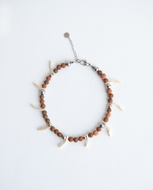 Sacred Scraps Collar Raíces #4