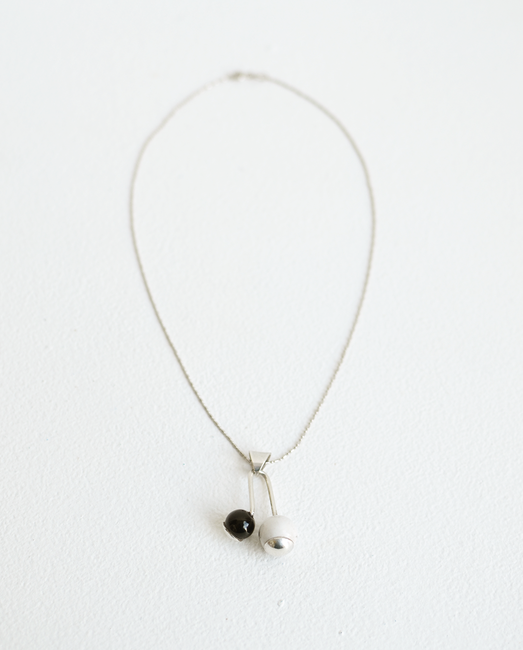 Spica Necklace Howite/Onyx