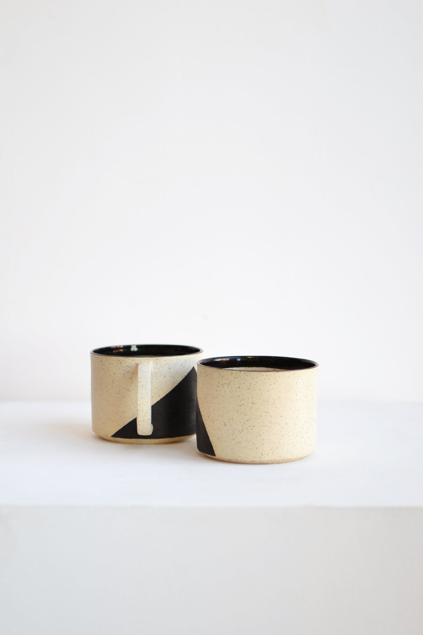 Lodazal - Taza detalle en negro