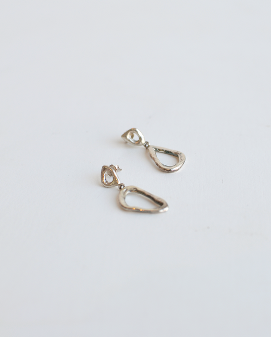 X Anagore Mov Earrings