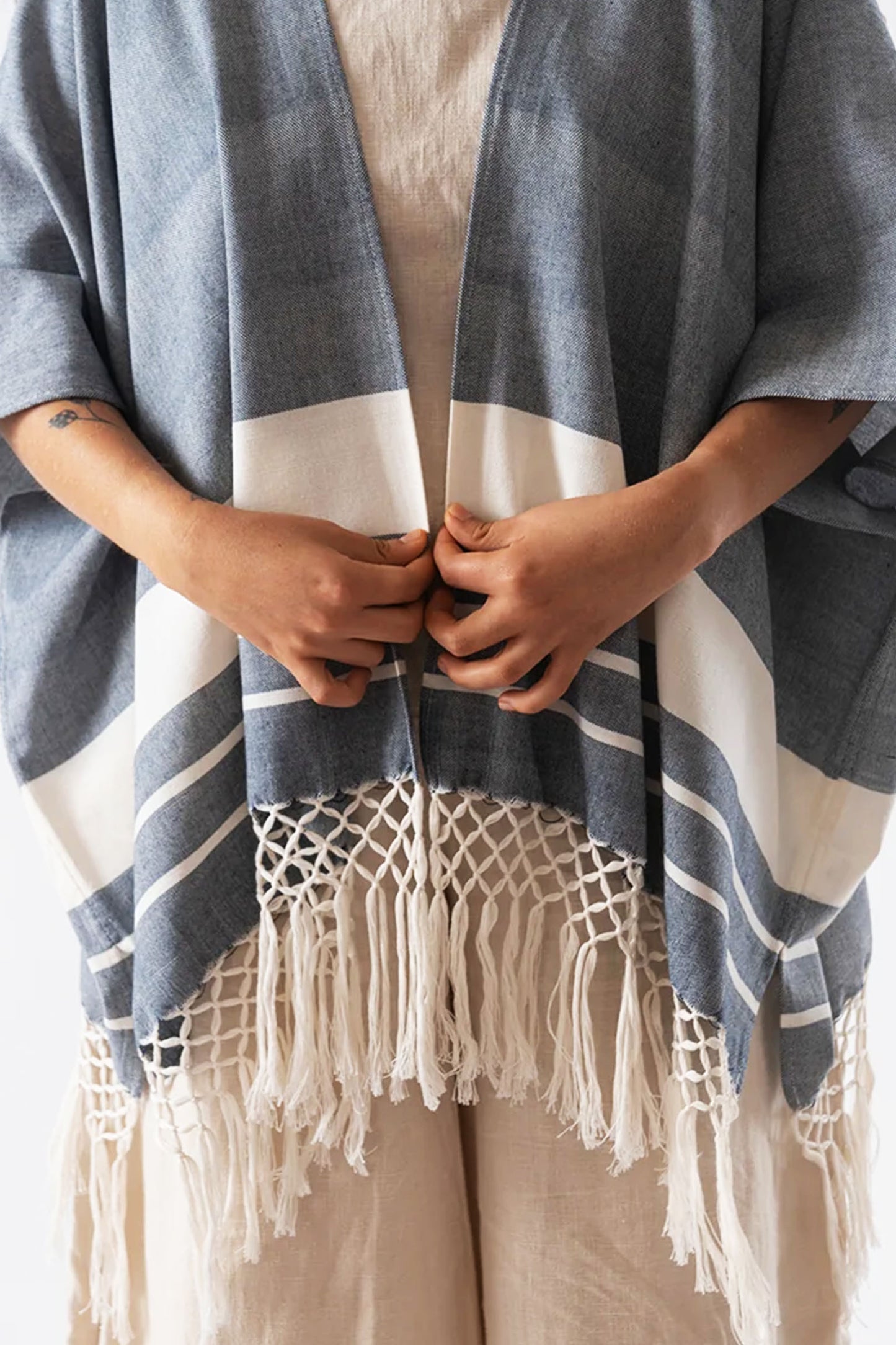 Candor Wind Flow - Open Poncho