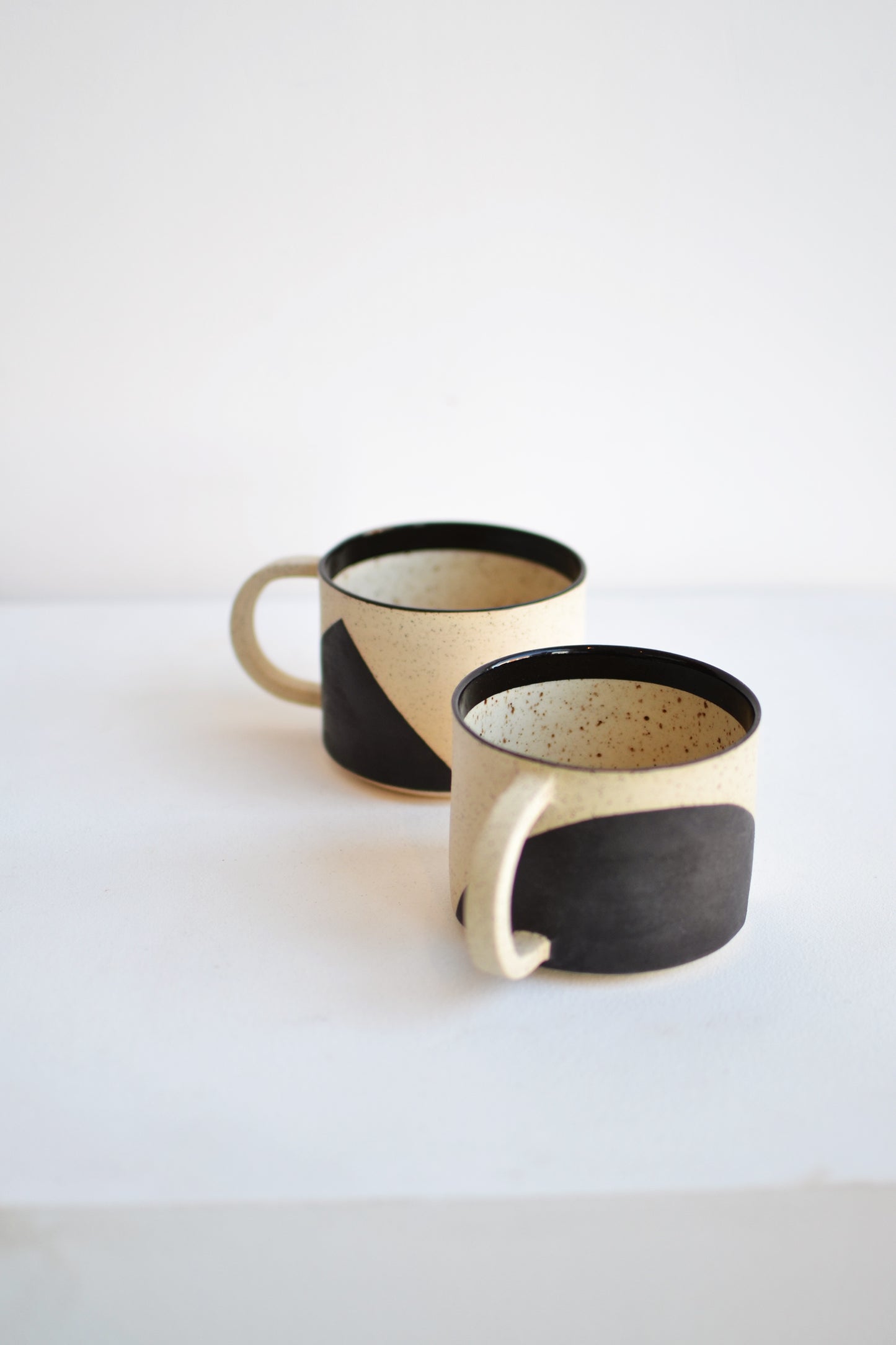 Lodazal - Taza detalle en negro