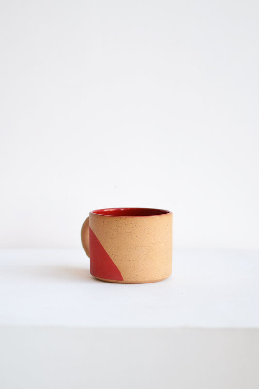Lodazal - Taza triángulo rojo